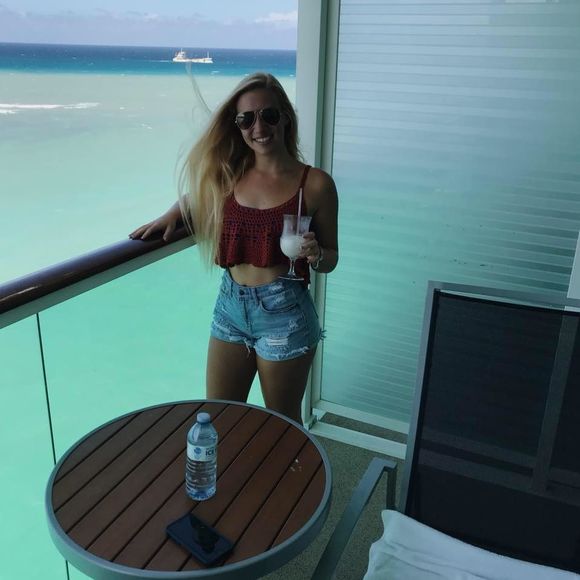 Meet your Posher, Mckenna - Picture 1 of 1